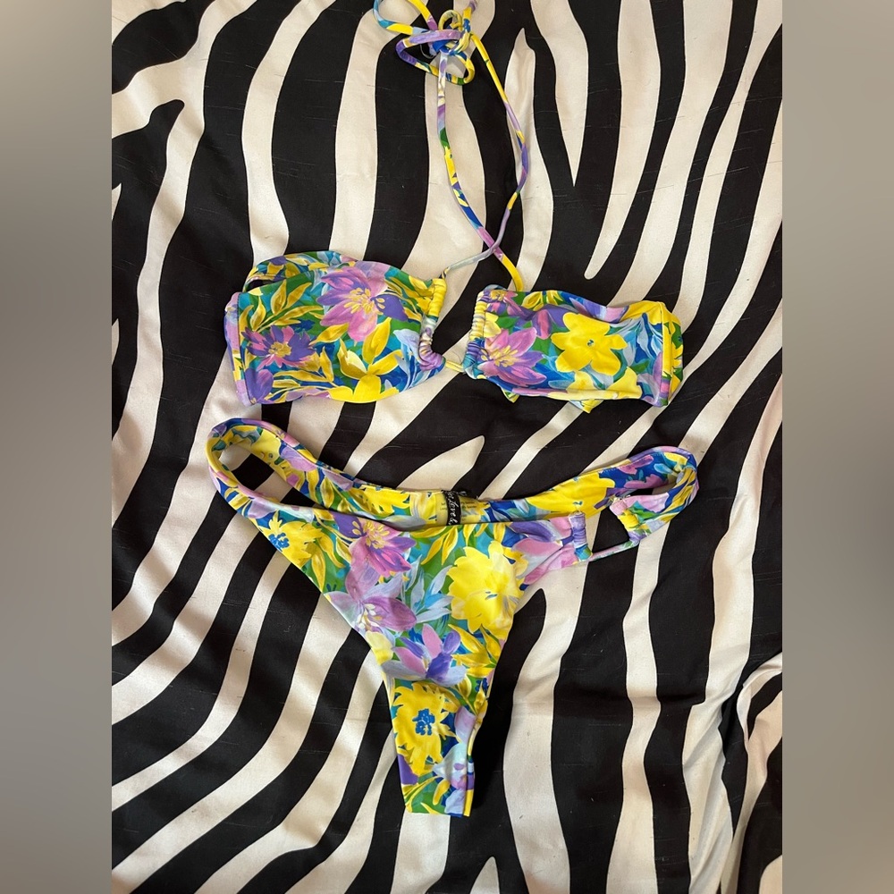 For love and lemons bikini!